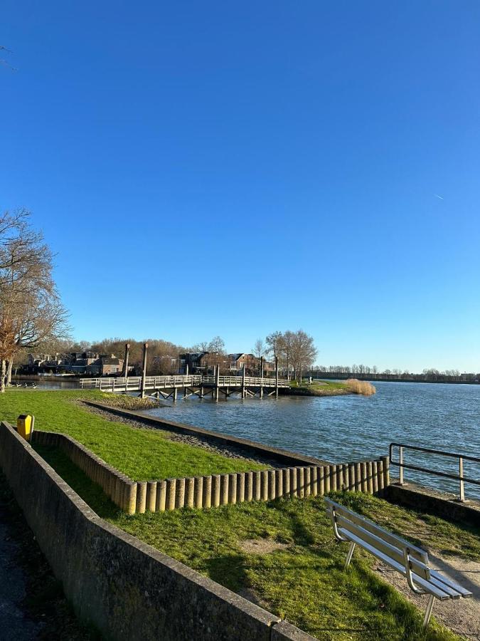 Studio Aan De Maas Appartement Zwijndrecht Buitenkant foto